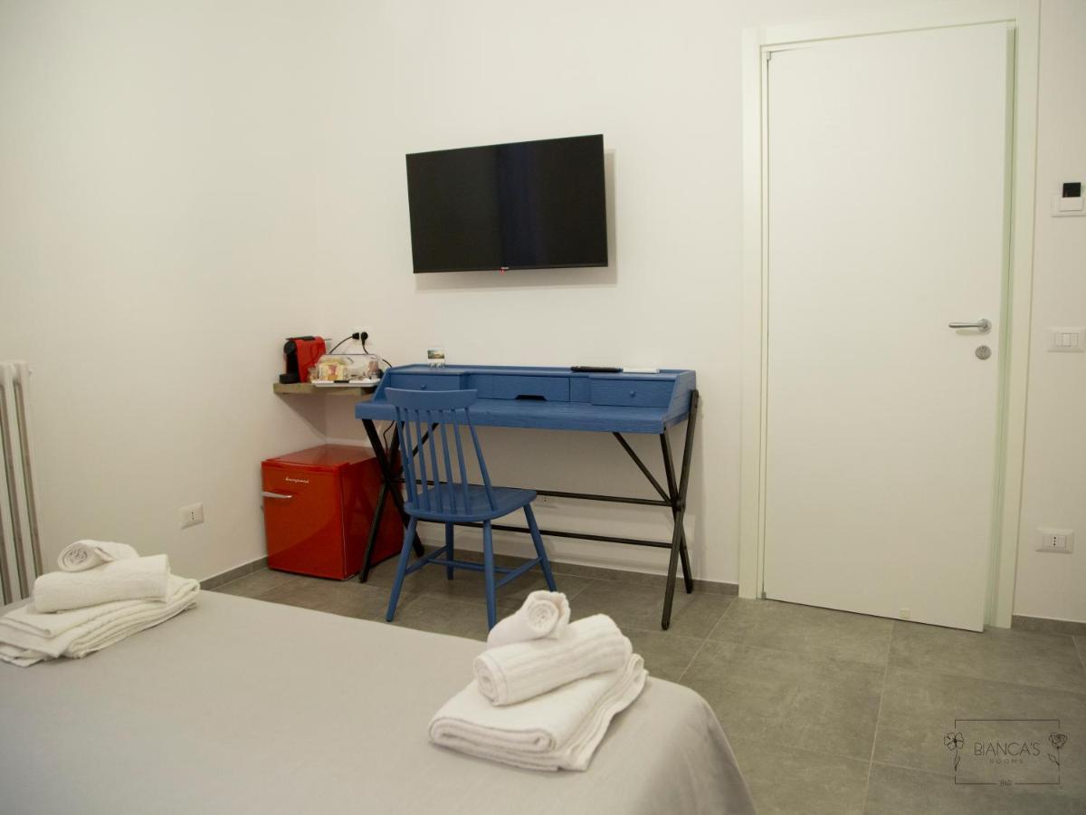 Bianca'S Rooms Trani Esterno foto